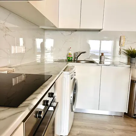 Апартаменты Sea View 3 Bedrooms Лимасол