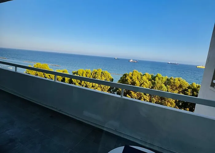 Sea View 3 Bedrooms アパート リマソール